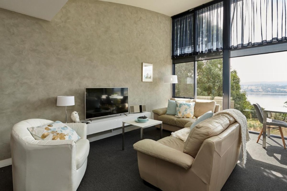 Room image 4